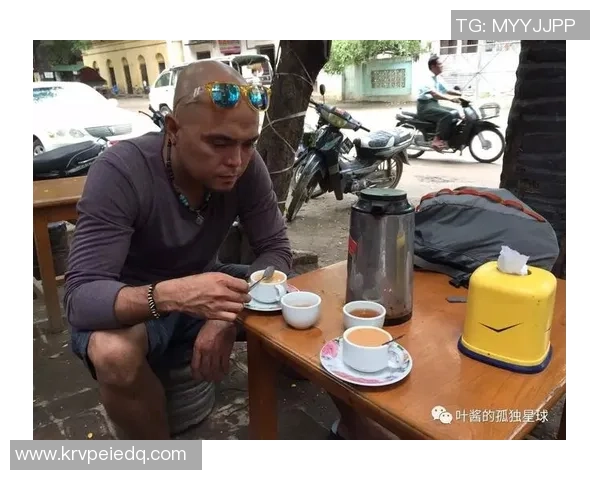 足球明星喝奶茶趣味视频曝光引发粉丝热议和模仿潮流 足球明星喝奶茶趣味视频曝光引发粉丝热议和模仿潮流